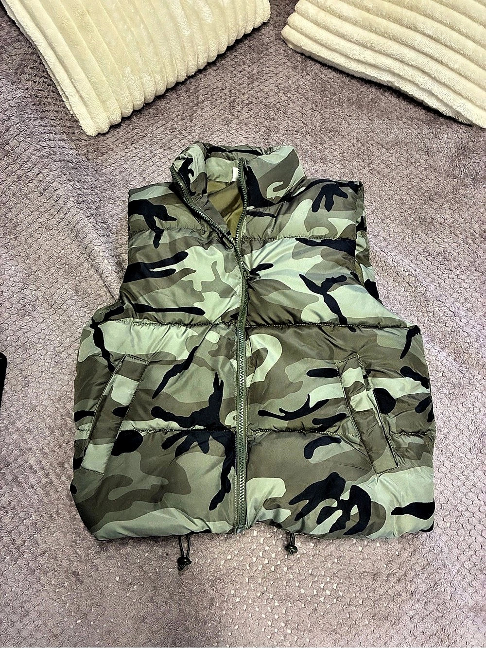 Camo Puffer Vest in Green & Black